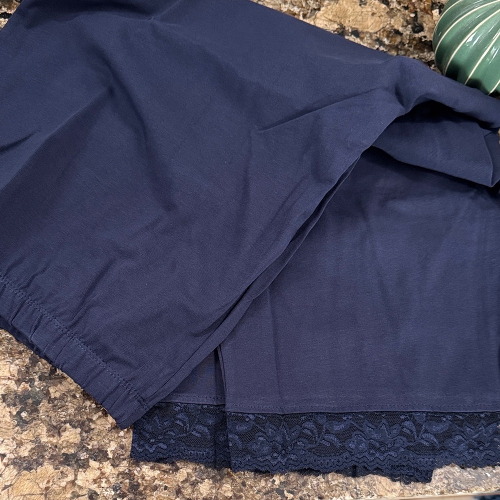 Roaman's Navy Capri Leggings with Lace Trim